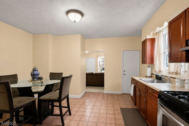 Property Photo: 526 E 25th St NJ 07514