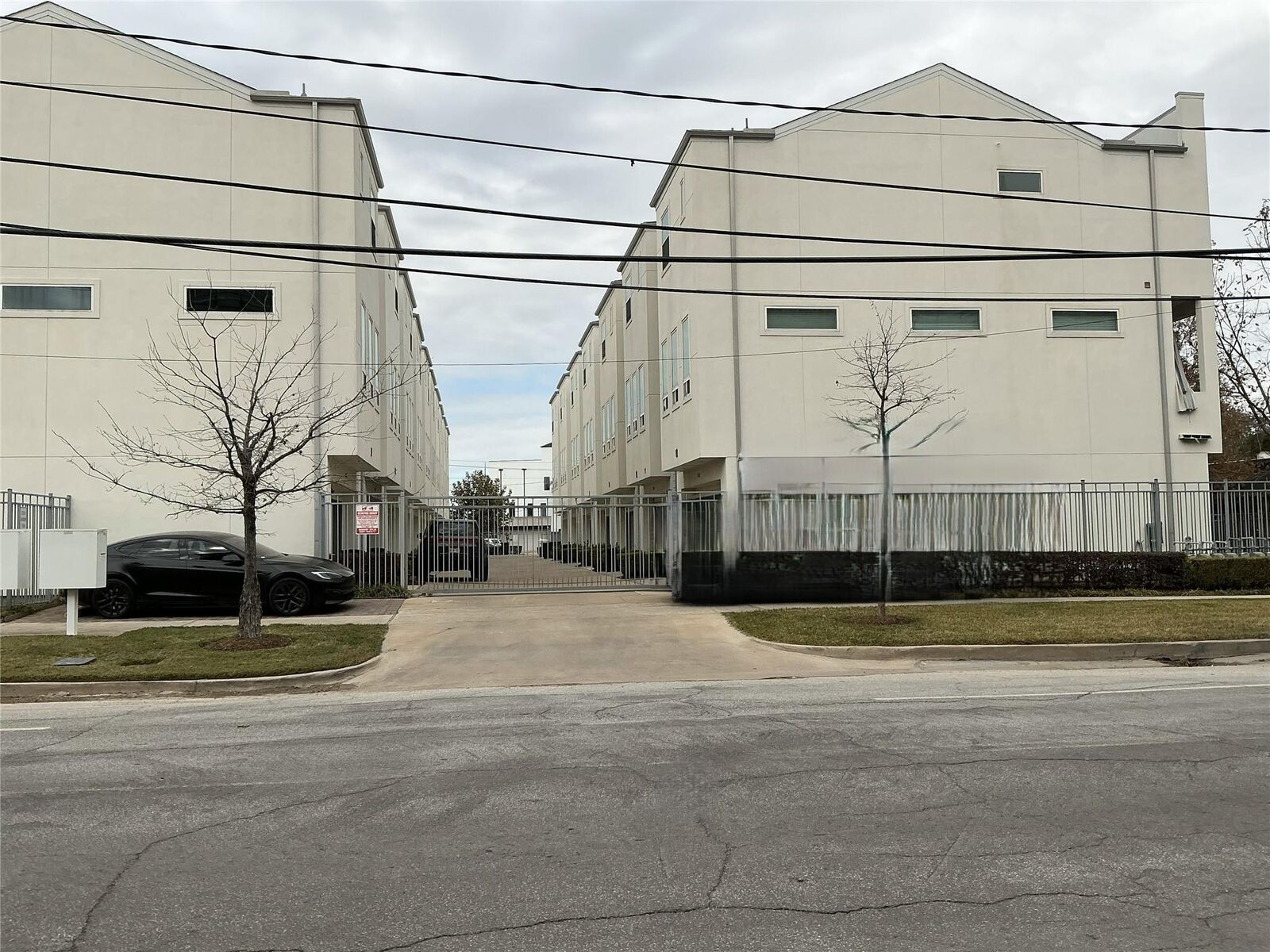Property Photo: 3123 Leeland Street TX 77003