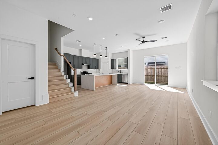 Property Photo:  965 Highland Light Lane  TX 77091 