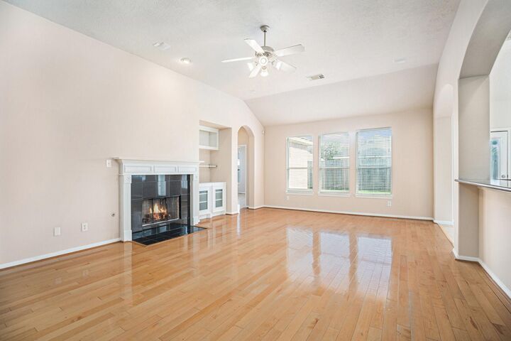 Property Photo:  2517 Flycatcher Cove Drive  TX 77573 