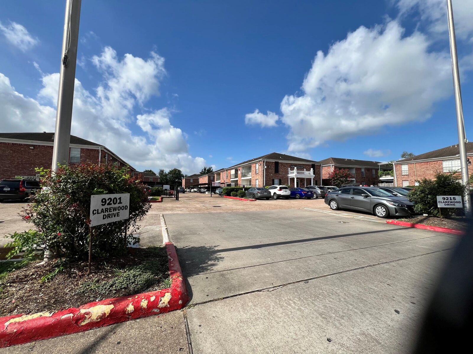 Property Photo: 9201 Clarewood Drive 359 TX 77036