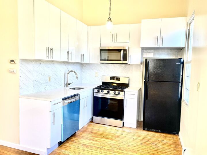 Property Photo:  325 Central Ave 3  NJ 07307 