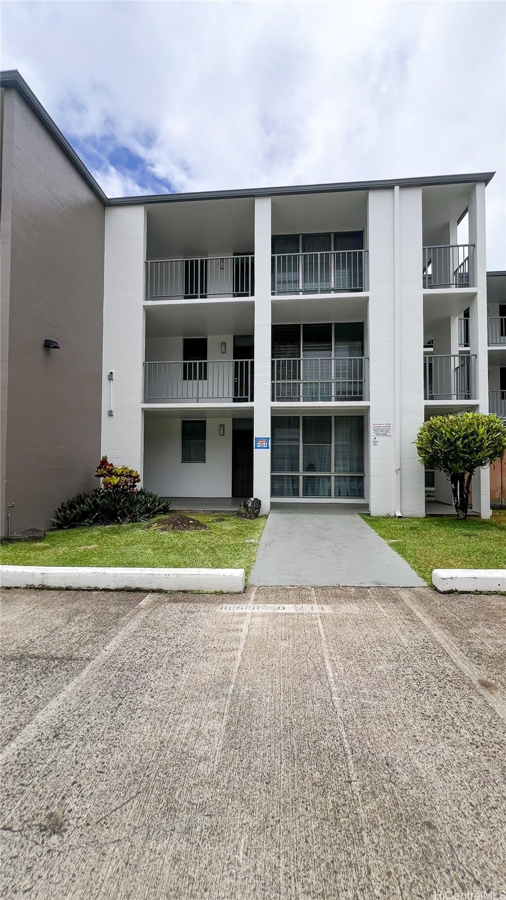 Property Photo:  45-691 Kamehameha Highway 208  HI 96744 