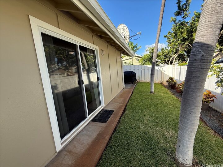Property Photo:  91-929 Pahuhu Street  HI 96706 