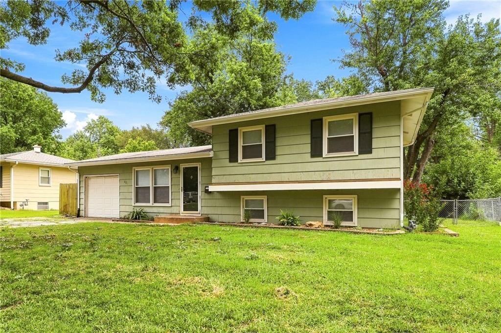 Property Photo:  621 NW Fair Lane  MO 64063 