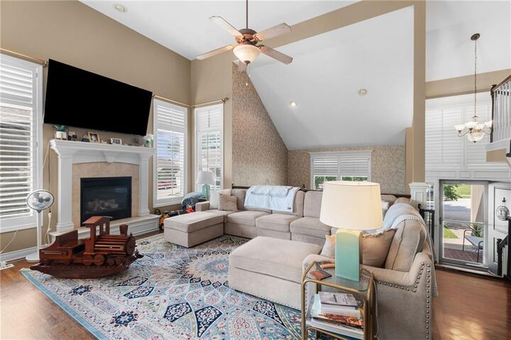 Property Photo: 405 SW Gentry Lane MO 64081