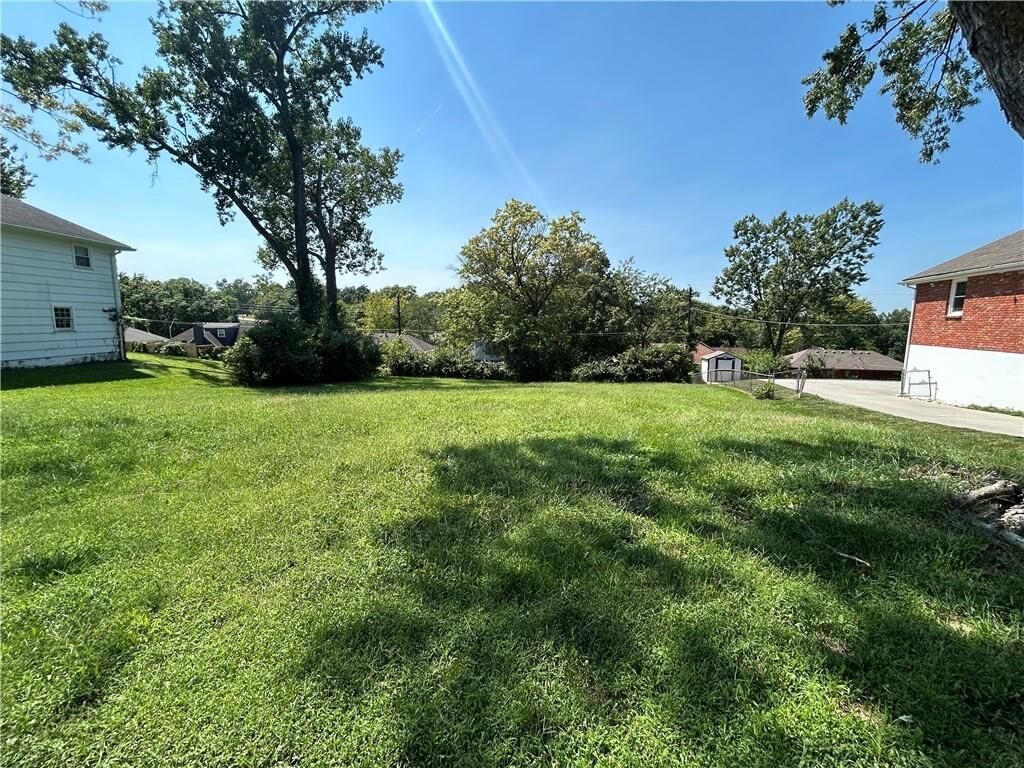 Property Photo: 10740 White Avenue MO 64134