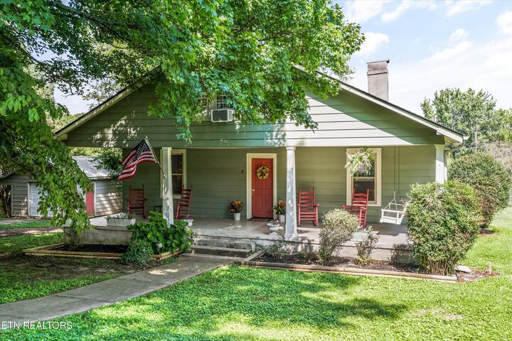 Property Photo:  8 W Farrell St  TN 37826 