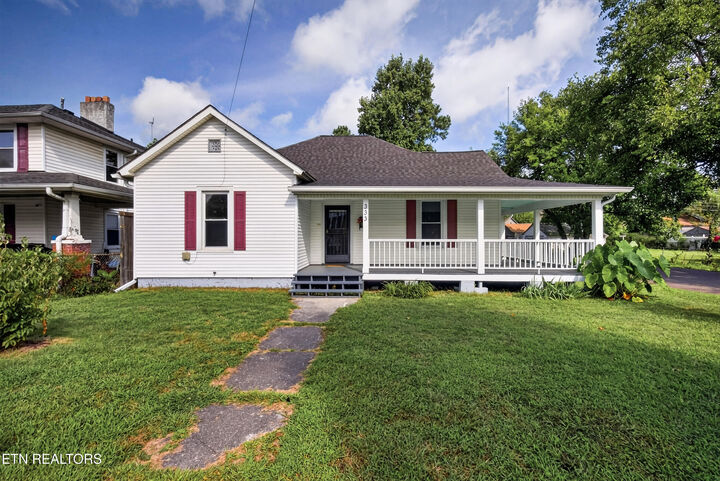Property Photo:  333 E Burwell Ave  TN 37917 