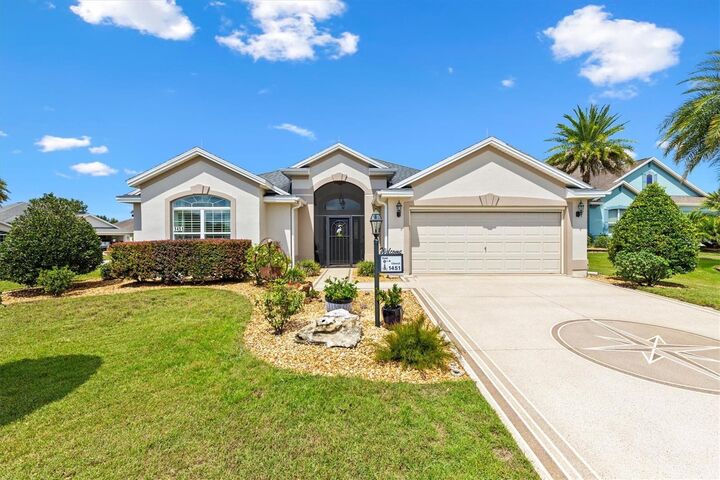 Property Photo:  1451 Luckett Court  FL 32163 