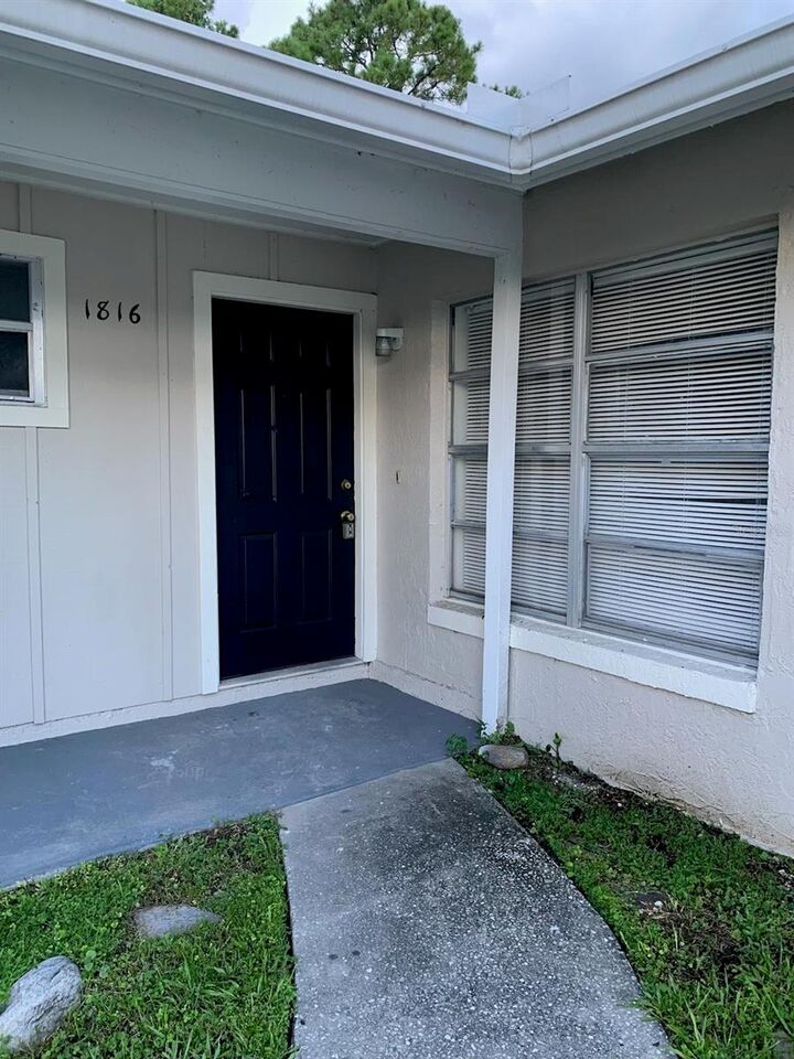 Property Photo:  1816 Bonneville 1816  FL 32826 