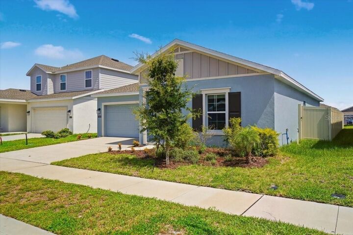 Property Photo: 1033 Holden Way FL 33839