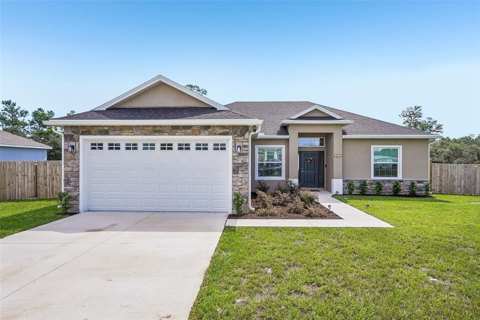 Property Photo: 40688 E 9th Avenue FL 32784