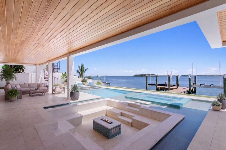 Property Photo:  114 Sands Point Drive  FL 33715 