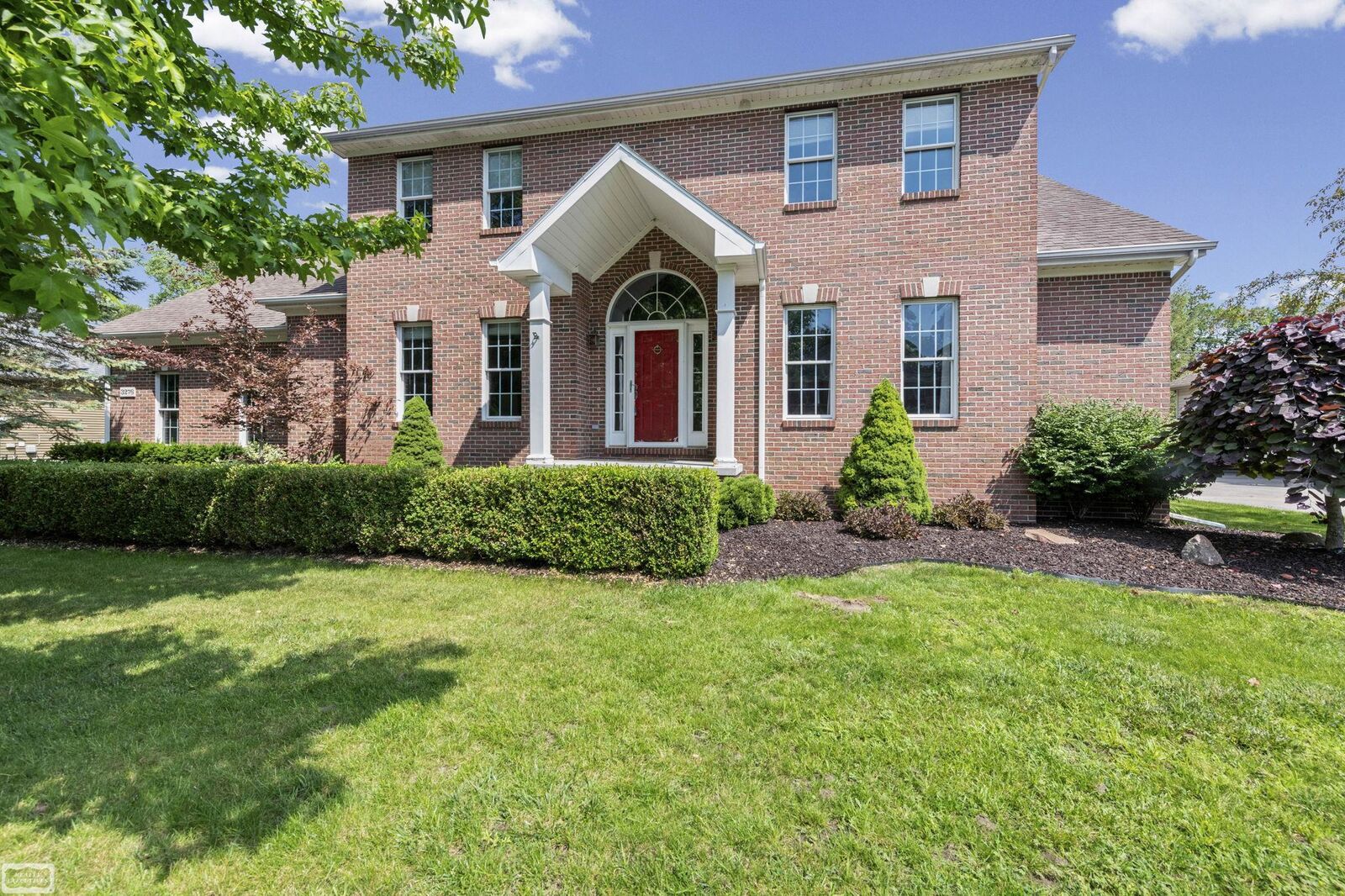 Property Photo: 3276 Shorewood Avenue MI 48060