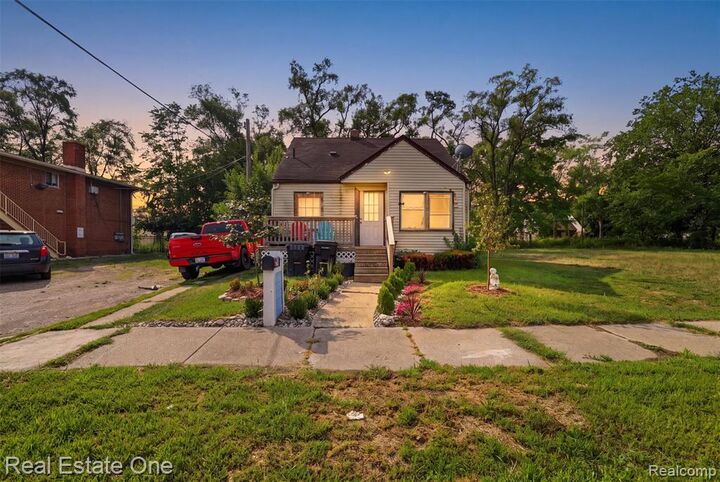 Property Photo: 14320 Maiden Street MI 48213 2055