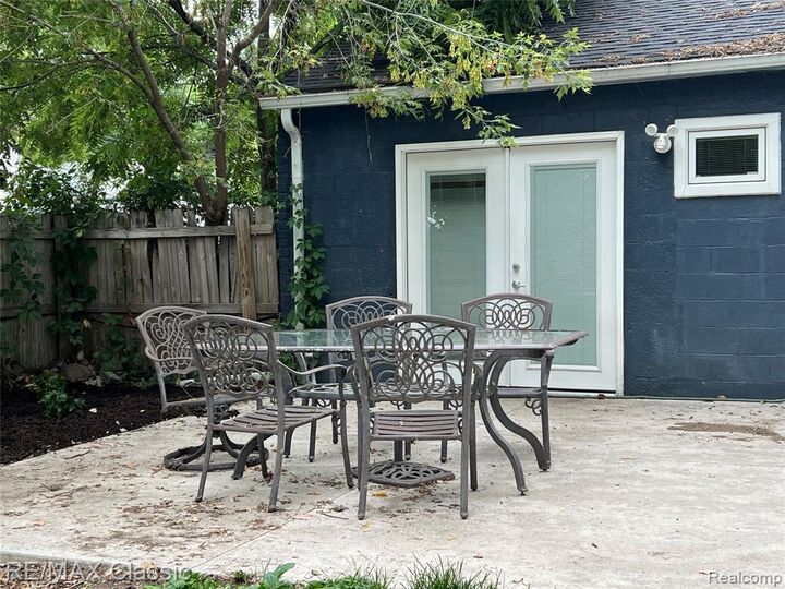 Property Photo: 315 Common Street MI 48390 3413