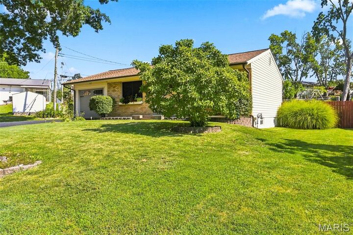 Property Photo: 2002 Janiculum Drive MO 63026