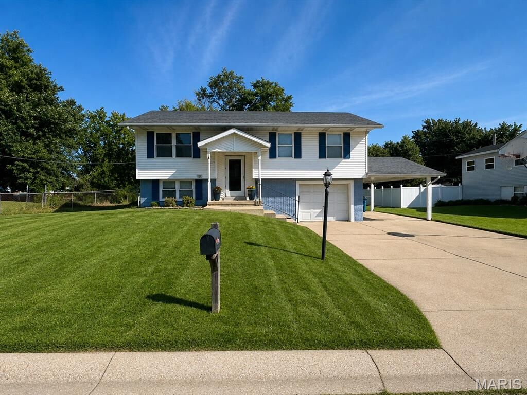 Property Photo: 332 Saturn Drive IL 62035