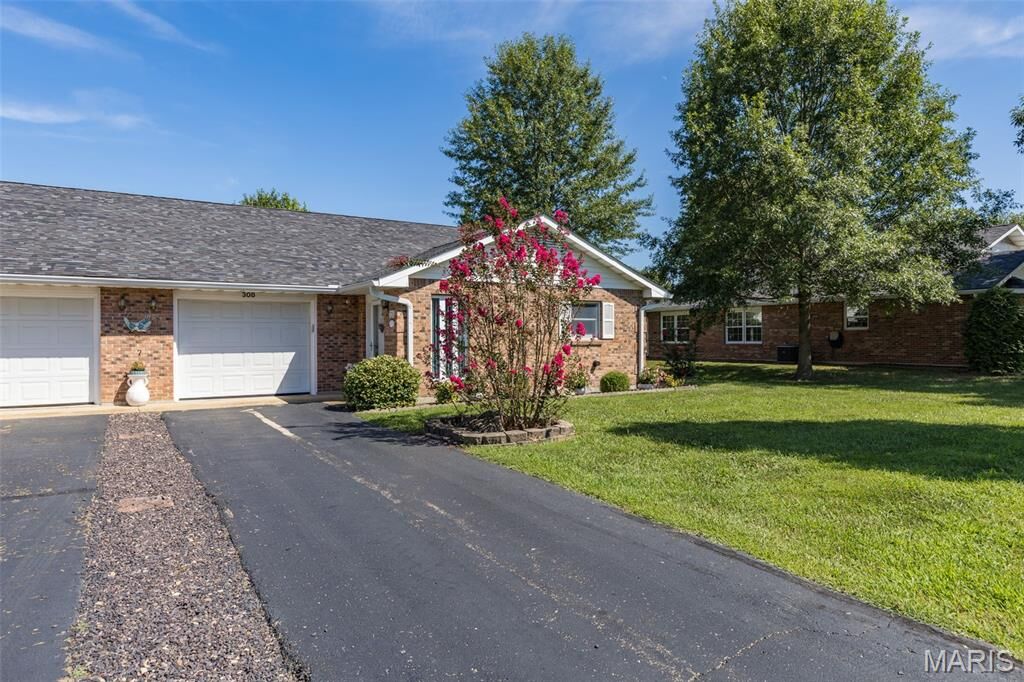 Property Photo: 308 W Green Tree Lane MO 63640
