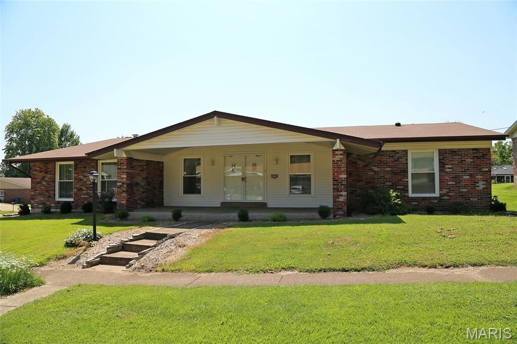 Property Photo: 4828 Broad Oak Drive MO 63128