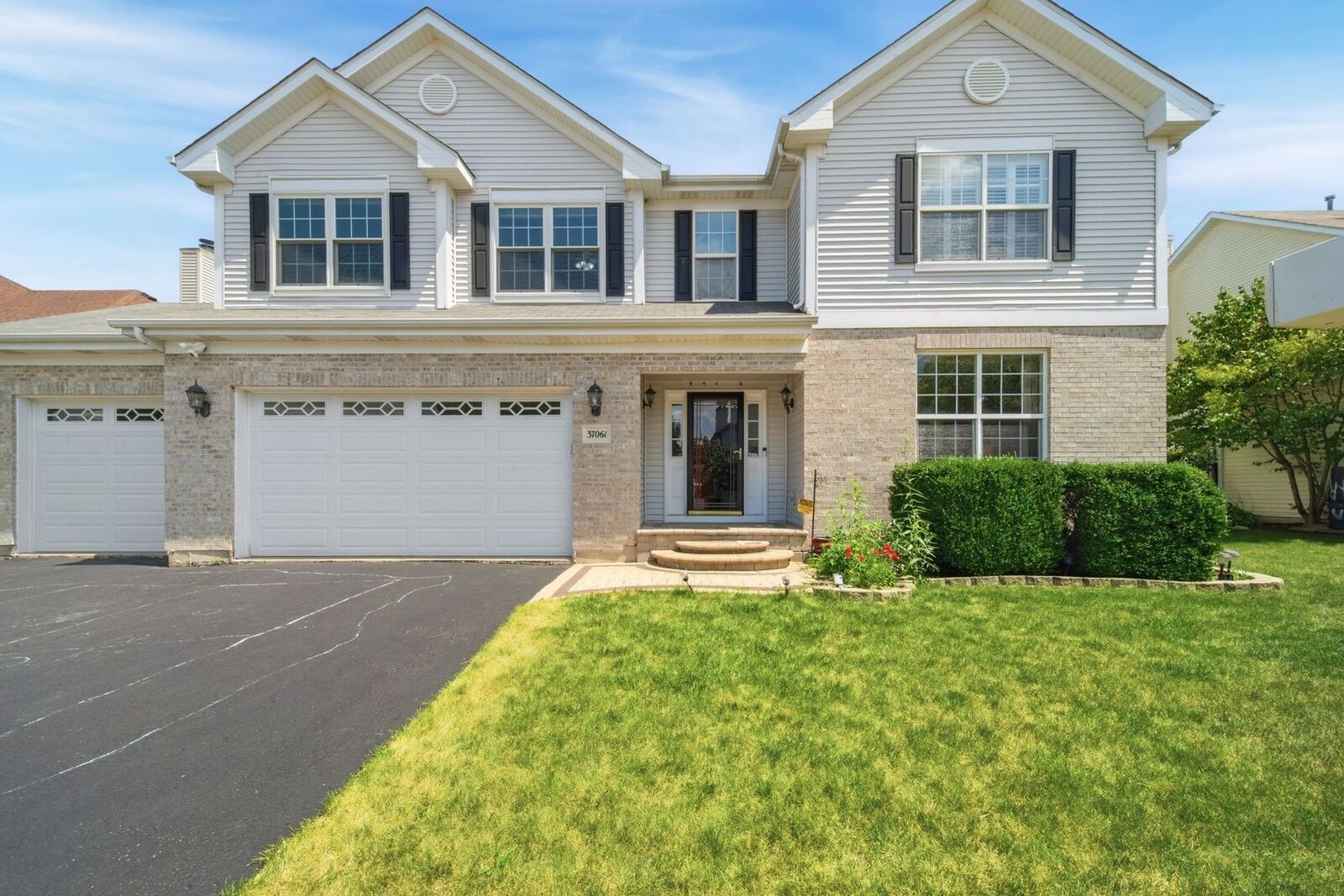 Property Photo:  37061 N Bonnie Brae Road  IL 60046 