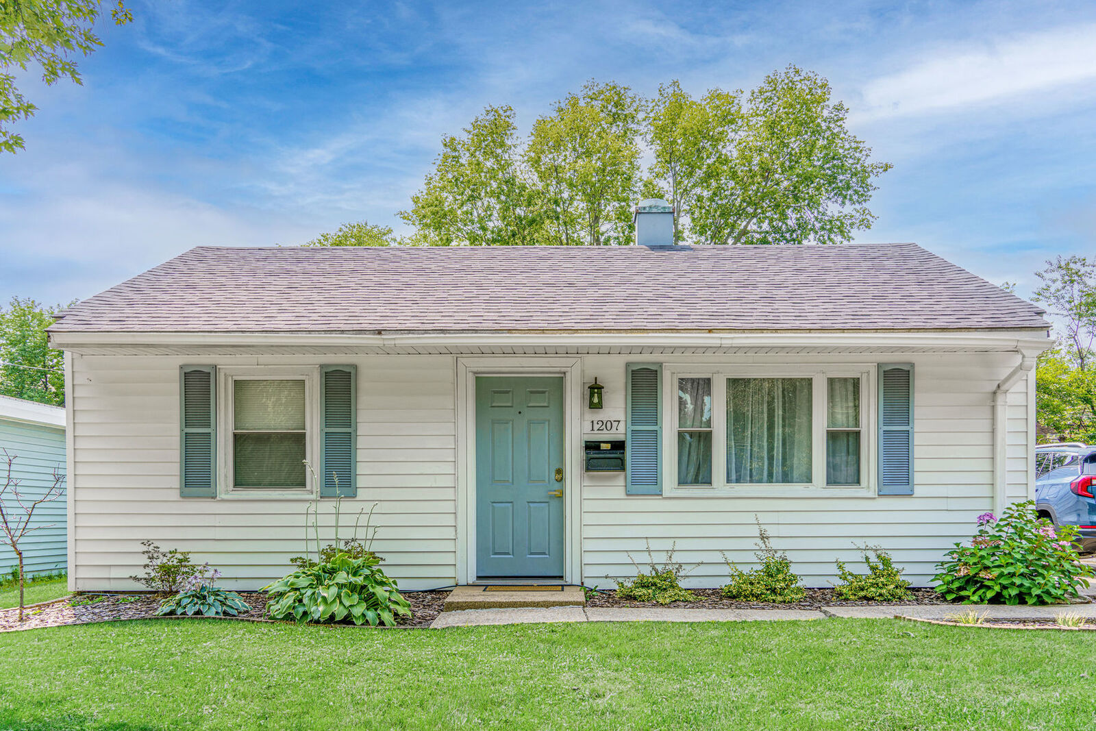 Property Photo:  1207 S Anderson Street  IL 61801 