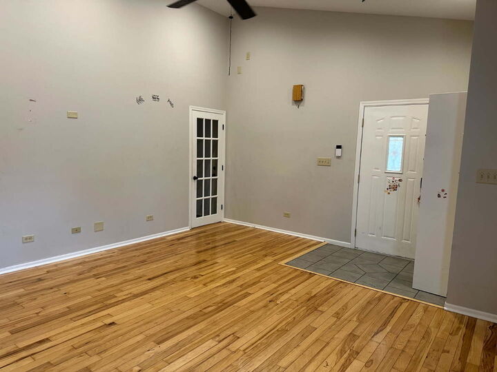 Property Photo: 1201 E Chestnut Street IL 60901