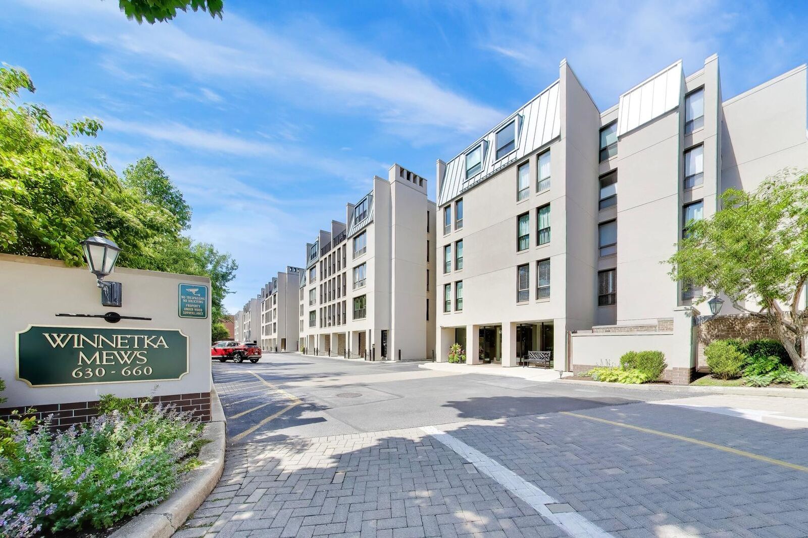 Property Photo: 640 Winnetka Mews 403 IL 60093