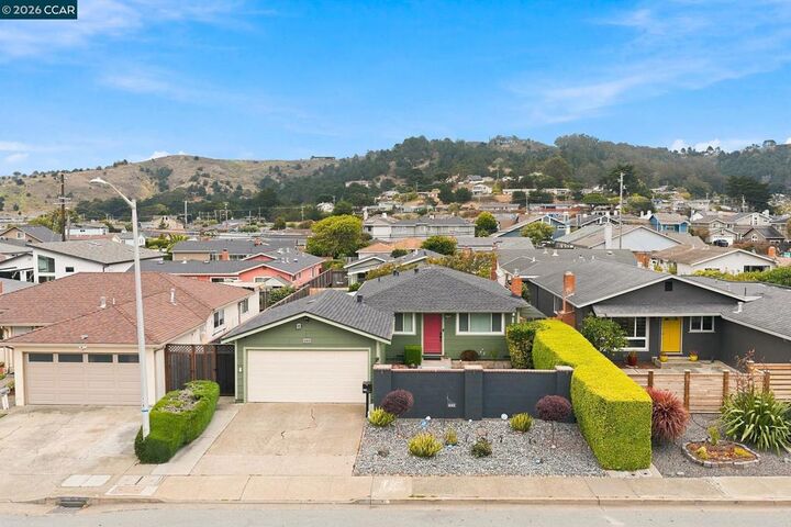 Property Photo: 689 Linda Mar Blvd CA 94044