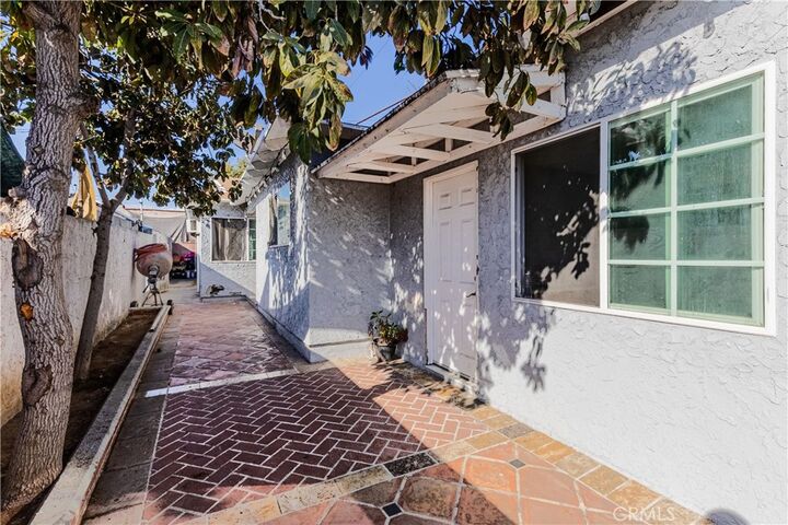 Property Photo:  4815 E 6th St  CA 90022 