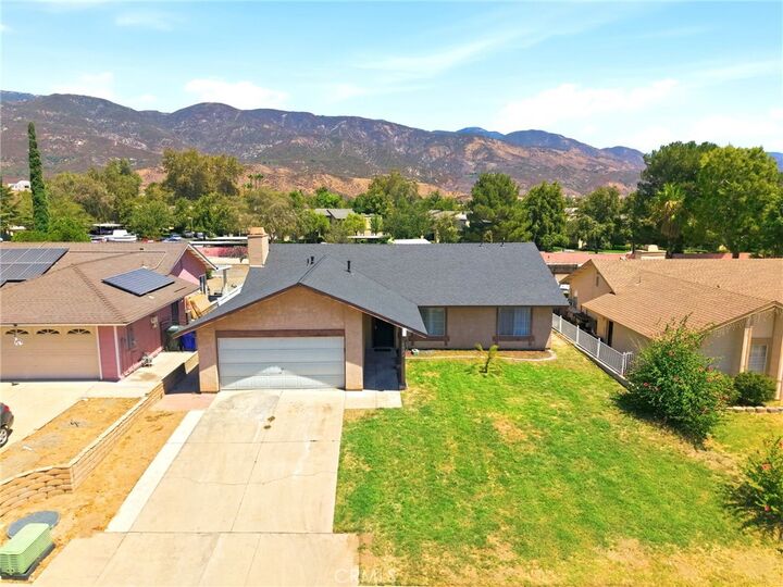 Property Photo:  1522 Creekside Drive  CA 92407 