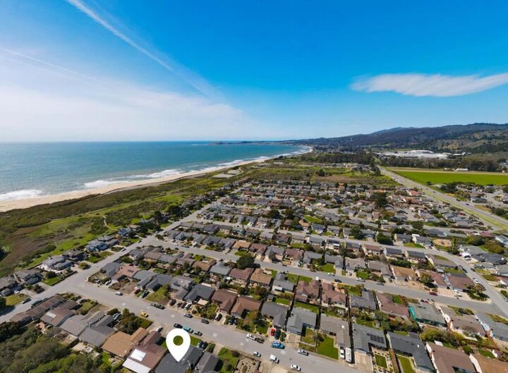Property Photo:  413 Kehoe Avenue  CA 94019 