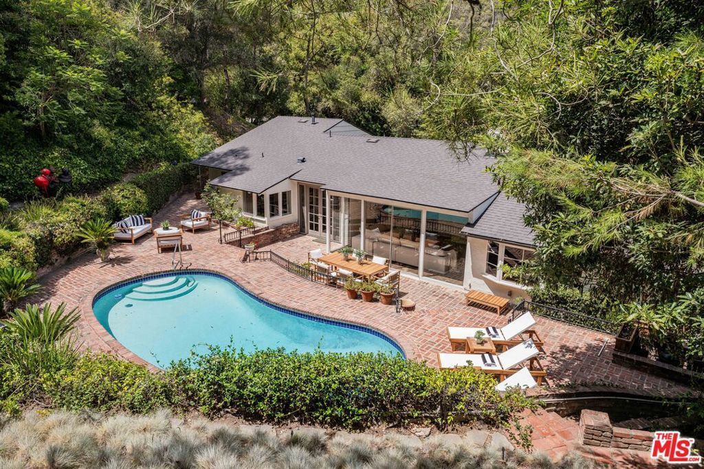 Property Photo: 10686 Somma Way CA 90077