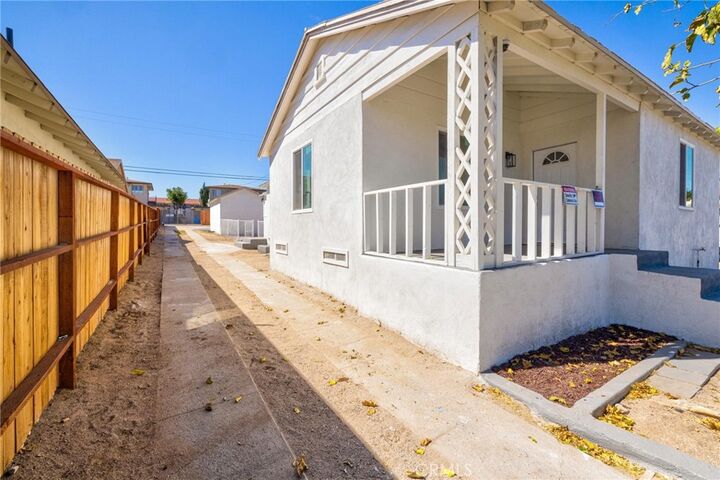 Property Photo: 124 W Fredricks CA 92311