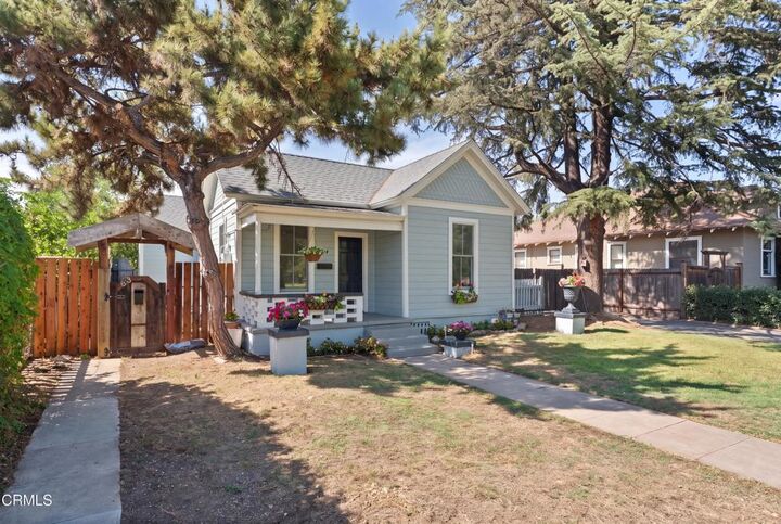 Property Photo:  79 W Villa Street  CA 91103 