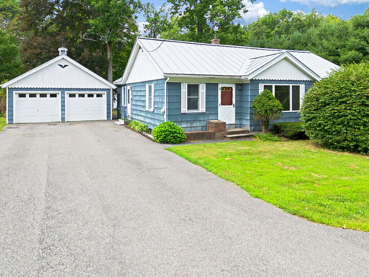 Property Photo:  30 Smith Street  ME 04330 
