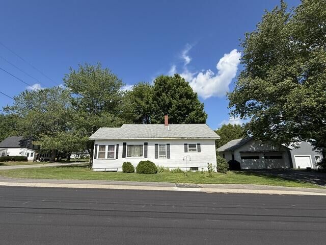 Property Photo:  2 Broadway Street  ME 04694 