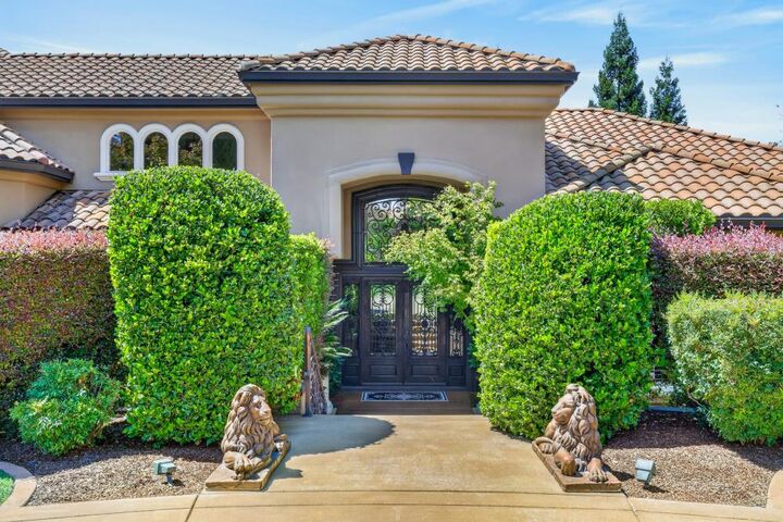 Property Photo: 5619 Calle Paloma Court CA 95746