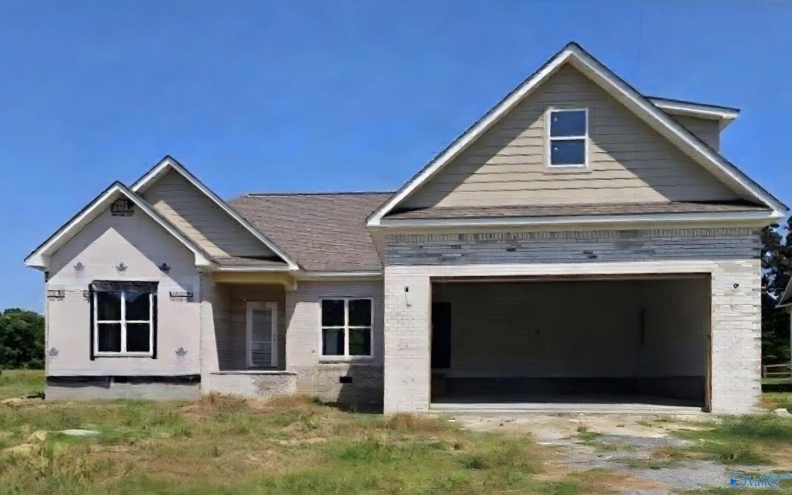 Property Photo:  156 Gavins Way  AL 35016 