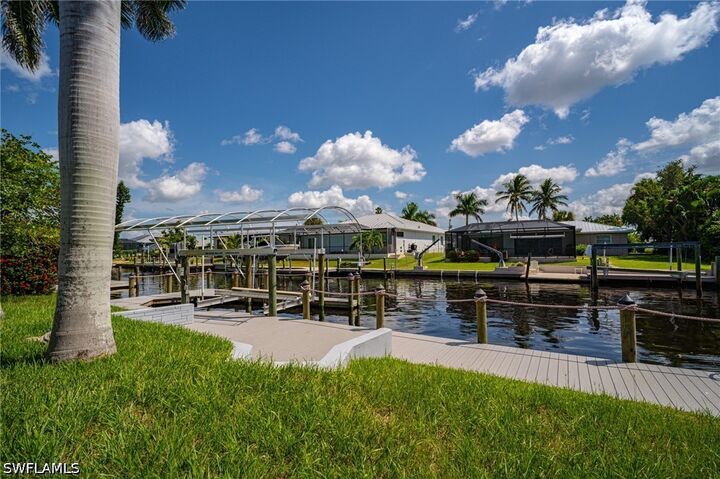 Property Photo:  5259 Skylark Court  FL 33904 