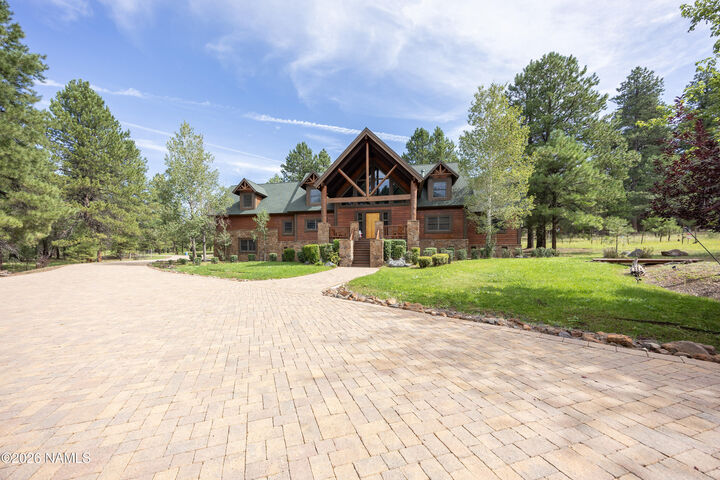 Property Photo: 1411 Highland Meadow Road AZ 86005