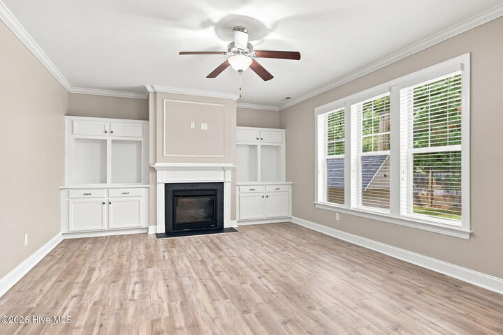 Property Photo: 215 Spoonbill Court NC 28584