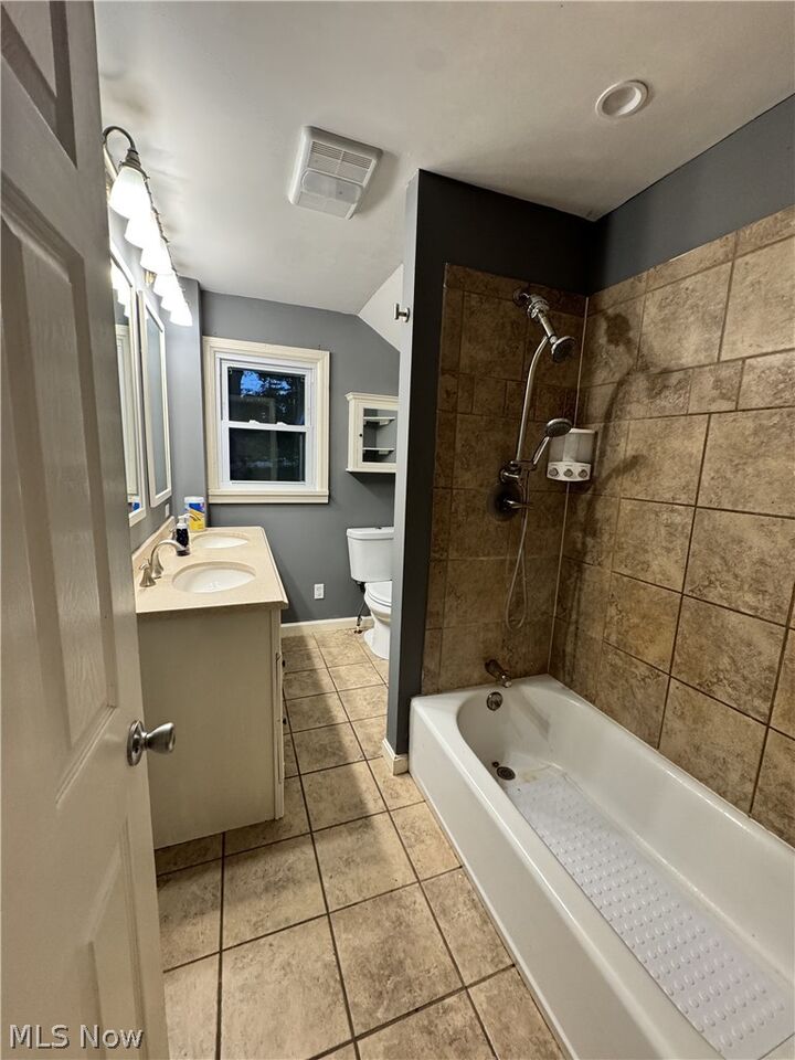 Property Photo: 7688 Calvin Road OH 44266