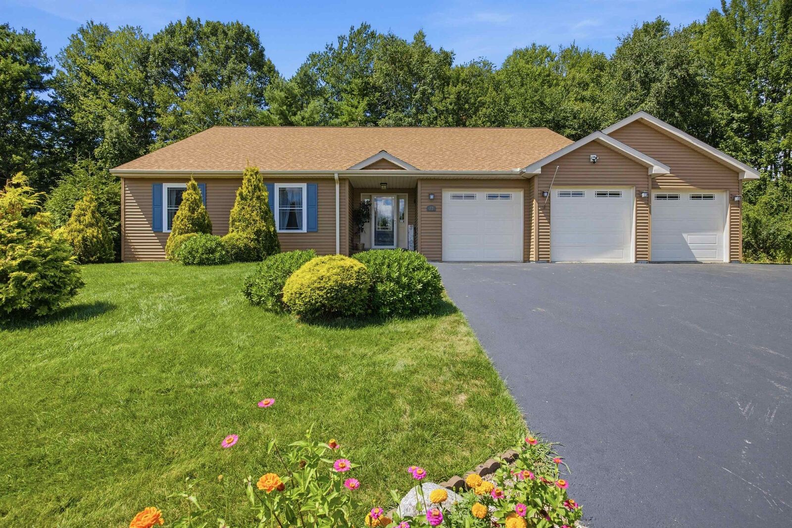 Property Photo: 77 Linny Lane NH 03246