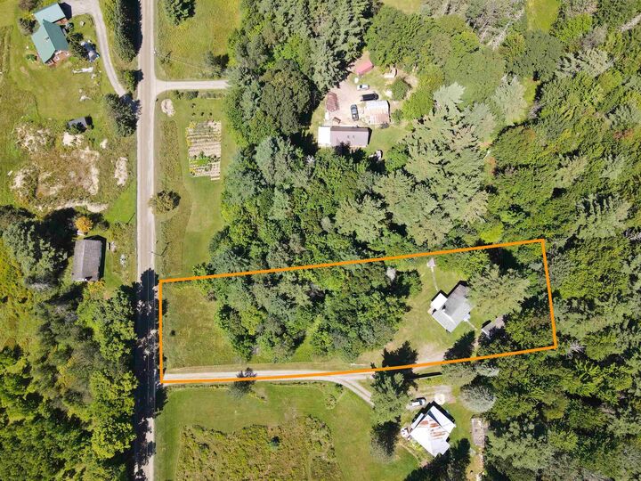 Property Photo: 1690 West Hill Road VT 05843