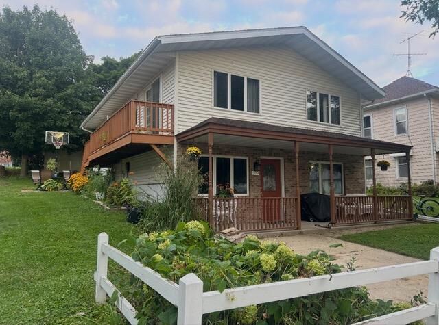 Property Photo:  109 Oak Street S  MN 55954 