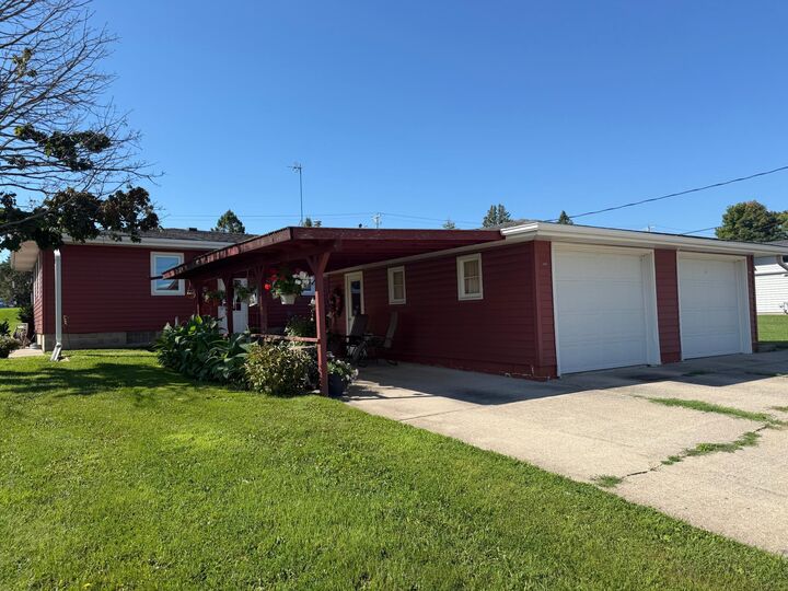 Property Photo: 1602/ 1604 Front Street W MN 56007