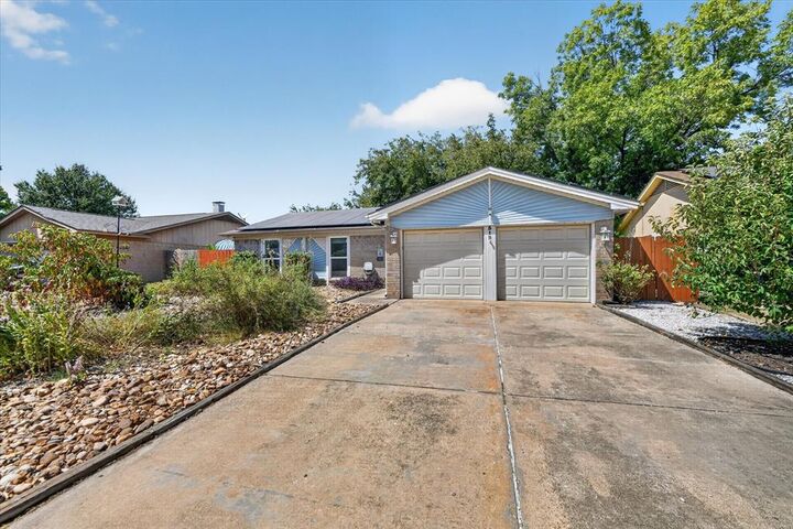 Property Photo: 512 Park Center Boulevard TX 76179