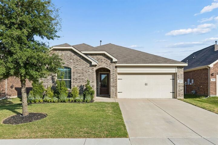 Property Photo:  8109 Green Heron Drive  TX 75071 
